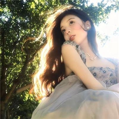 玛丽莲有深黑之眸